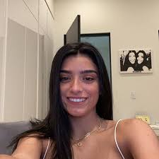 Dixie D Amelio On Instagram New Youtube Vid Link In Bio In 2020 Dixie Famous Girls Youtube