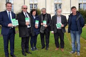 Musée de france est une appellation délivrée par le ministère de la culture aux musées français appartenant à l'état, à une personne morale de droit public, ou à une personne morale de droit privé à but non lucratif, sous conditions de conservation et de présentation au public de leurs collections dans le cadre d'un intérêt public. Pays De Chateau Gontier