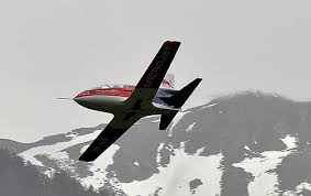 A passenger on the plane was injured in the accident and he has been taken to a hospital in prague. U Flying Bulls Microjet In Tirol Abgesturzt Pilot Tot Austrian Wings