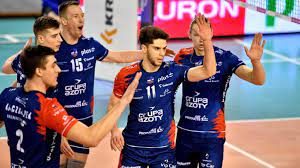 W stawce lm siatkarzy były jeszcze trzy polskie drużyny, wcześniej odpadły: Plusliga Aluron Cmc Warta Zawiercie Grupa Azoty Zaksa Kedzierzyn Kozle Transmisja W Polsacie Sport Polsat Sport
