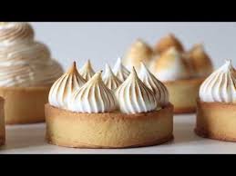 Les Tartelettes Au Citron Meringuees Les Delices De Oumi Mini Tarte Tartelettes Citron Gateaux Et Desserts