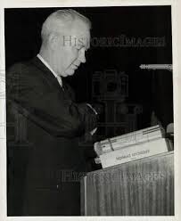 1962 Press Photo Robert W. Welch of John Bircher Society, stands at podium. 
