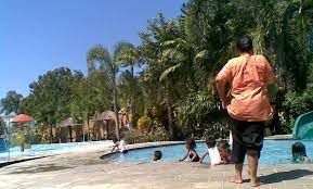 Misalnya salah satu yang terkenal adalah wisata pancoran ini. 5 Kolam Renang Di Banyuwangi Kota Wisata Terbagus Indoor Yang Terbaik Buka Jam Dan Harga Tiket Jejakpiknik Com