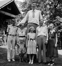 It S The Birthday Of The Tallest Man Who Ever Lived Tall Guys History Interesting History