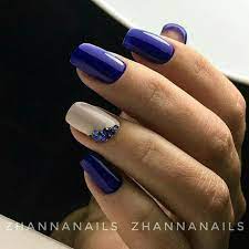 Representa muy bien a las personas calmadas, tranquilas y sensibles. Manikyur Nogti Unas Azules Manicura De Unas Unas Azules Decoradas