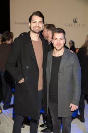 Auch privat läuft es bei ihm rund: Mercedes Benz Fashion Engagement 2018 Viennesse Label Callisti Makes Debut At Mbfw In Berlin Presented By Mercedes Benz And Elle Germany Daimler Global Media Site