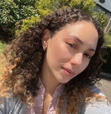 Briana Baez's Instagram, Twitter & Facebook