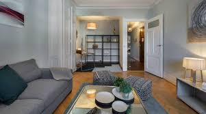 The cottages at the lodge at geneva are spacious, two bedroom, one bath units offering a king master bedroom and a second, queen bedroom. Avenue Wendt Apartment Geneva Silverdoor Apartments