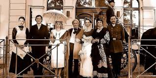 It can be thematically compared to other novels on 19th century marriage from a female perspective, such as anna karenina and madame bovary, which are also adultery tragedies. Schlossfestspiele Ribbeck Setzen Auf Effi Briest