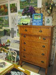 Antique Birds Eye Maple Dresser Booth B22 Price 235 00 Diy Decor Projects Maple Furniture Furniture