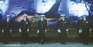 Présidée par le général de division aérienne dominique arbiol, commandant la base aérienne 701 et directrice générale de l'école de l'air, cette #cérémonie marque leur entrée dans l' armée de l'air et. Armee De L Air L Ecole De Salon De Provence A Fond Dans Le Numerique Et L Ouverture Association Nationale Des Croix De Guerre Et De La Valeur Militaire