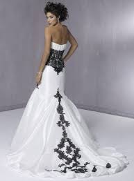 Who Says It S Bad Luck To Wear Black At A Wedding I Think This Dress Is Fantastic Whit Black Lace Wedding Wedding Dress Train Strapless Wedding Dress Mermaid
