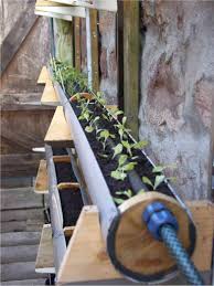 Unique Gutter Garden Project From Inverness Scotland The Highland People S Food Seedbank Project Gartenprojekte Bewasserung Garten Diy Gartendekoration