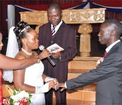 Kezia & karen (3k bersaudara) bermain dan bergembira bersama youtube : I Am Not Older Than My Man Douglas Lwanga S Wife Ugandan Buzz