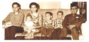 22 september 1970 tun abdul razak becomes prime minister and forms the bn coalition. Perdana Menteri Malaysia