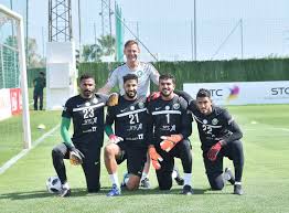 وكاد منتخب السعودية يخطف هدف الفوز في الدقيقة 70 عبر رأسية سلمان الفرج التي أبعدها بصعوبة حارس مرمى منتخب اليمن سالم سعيد. ÙÙŠØ¯ÙŠÙˆ Ù‚ÙØ§Ø² Ø­Ø§Ø±Ø³ Ù…Ø±Ù…Ù‰ Ø§Ù„Ù…Ù†ØªØ®Ø¨ Ø§Ù„Ø³Ø¹ÙˆØ¯ÙŠ 4 Ø£ØµØ§Ø¨Ø¹ ÙÙ‚Ø· Goal Com