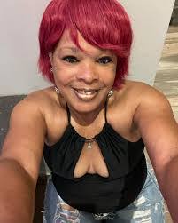 Daphne Robinson's Instagram, Twitter & Facebook