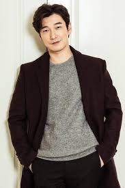 曹承佑 （韓語： 조승우 ，1980年3月28日 － ），韓國 男演員。 父親為韓國七十年代有名歌手曺慶洙，姐姐為舞台劇演員曺瑞妍。2000年參演林權澤執導的《春香传》出道，主要活躍於音樂劇及電影演出。 ì¸í„°ë·° ì¡°ìŠ¹ìš°ì˜ ë‚­ë§Œê³¼ ê³ ë…ì— ëŒ€í•˜ì—¬ Sbs ë‰´ìŠ¤