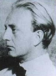 Laurence Vail's Instagram, Twitter & Facebook