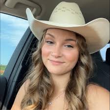 Sara Brackett in people