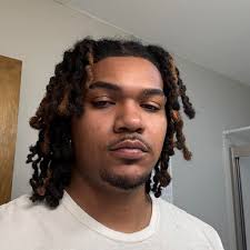 How Many Holes You See in These Shorts Determines if You're a Narcissist