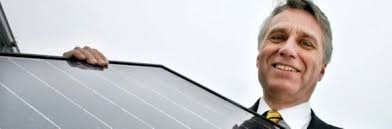 REC-AKSJEN FALLER 7 PROSENT: Fnyser av Conergy-sjef