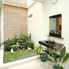 Pagi Hari Pasti Makin Terasa Segar Kalau Ada Taman Mungil Di Dalam Rumah Bikinnya Mudah Kok Pasang Rumput Artifisial Le Home Deco Tanaman Dalam Rumah Desain