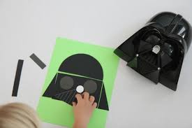 Basteln Jungs Papier Schwarz Darth Vader Figur Zusammenstellen