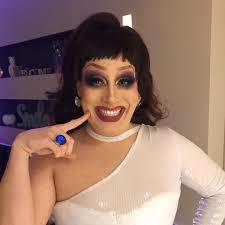 Michelle Divine's Instagram, Twitter & Facebook