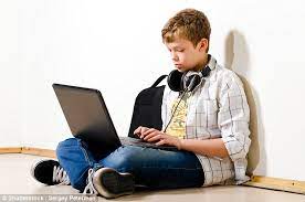 On average, we now spend 2 hours and 23 minutes on social media each day, from browsing to messaging. Half Of 11 Year Olds Use Social Media Despite Age Limits Daily Mail Online