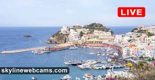 It is also the name of the commune of the island, a part of the province of latina in the lazio region. Webcam Insel Ponza Corso Carlo Pisacane Skylinewebcams