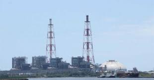 根據 ptt 網友回報，在 15 點時全台各地陸續出現降壓、跳電情況發生，直到剛才台電才緊急發布細胞簡訊，通知全台民眾進入緊急分區供電。 據報載，今日台電的備載電力約只有 10%，為今年進入夏日以來新低，興達火力發電廠肩負台灣燃煤發電重責大任，全廠跳機對台灣供電網路構成一大損傷。 Z2j Jzheapwjrm