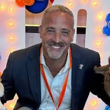 Darren Randle's Instagram, Twitter & Facebook