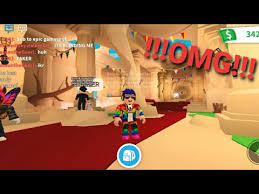 I tried to work if the doors locked auto out manually but then i figured out you have to lock the doors. New Pet Shop In Adopt Me Also Secret Hint About The Locked Door Youtube