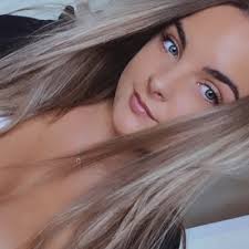 Emma Biddle (@emmalucyxox)