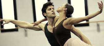 Secondo tampone negativo per 34 dei 35 positivi. Roberto Bolle Fidanzato Eta Altezza Peso Famiglia Del Ballerino