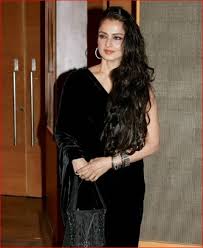 See more ideas about long hair styles, hair styles, hair. Rekha Stuns In Black Velvet Sari Check Out Photo Here Newstrack English 1