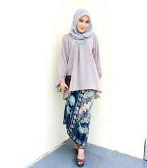 Batik adalah salah satu warisan dari leluhur kita yang perlu dilestarikan hingga anak cucu kita nanti. Batik Malaysia Mybaju Blog