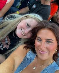 Alana Hill's Instagram, Twitter & Facebook