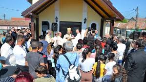 Papa francisc se va afla la blaj duminică, 2 iunie. Noua BisericÄ Din Cartierul Rom De La Blaj PregÄtitÄ Pentru Vizita Papei Francisc Episcopia Greco Catolica Oradea