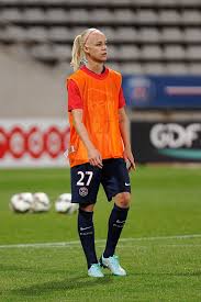 She is the current captain of the swedish national football team. File 20141015 Psg Twente Caroline Seger 03 Jpg Wikimedia Commons