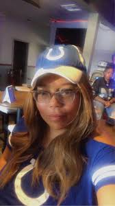 👉 Caption idea: “It's NFL Sunday! Who's taking the W today? Drop your  score predictions 👇