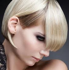 Ein strukturierter haarschnitt, eine lockere oder asymmetrische frisur lassen das dünne haar. Feine Haare Ursachen Tipps Zur Pflege Friseur Com