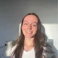 Elizabeth Carnes's Instagram, Twitter & Facebook