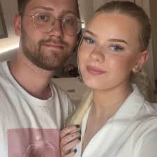 Looking for someone to do lips that look natural ? I don't want rushing or  sausage lips ?