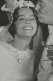 Anna Leath's Instagram, Twitter & Facebook