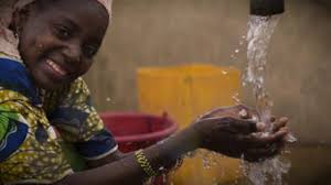 » diener a averti à plusieurs reprises ces dernières années que l'eau est. L Eau C Est La Vie Youtube
