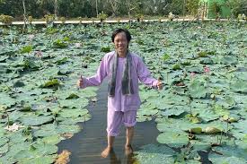 Nsưt hoài linh giải thích lý do số tiền từ thiện đóng góp giúp đồng bào lũ lụt miền trung đến nay vẫn chưa được giải ngân. 9ugpppb4aw1e M