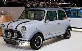 1台1500万円 クラシックミニを根本からレストア カスタムした ミニ リマスタード ジュネーブに一挙三台が降臨 クラシック ミニ ミニクーパーs クラシック