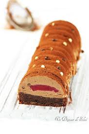Buche Au Chocolat Lait Caramel Et Airelles Joyeuses Fetes Et Buon Natale Buche Au Chocolat Chocolat Desserts De Fete